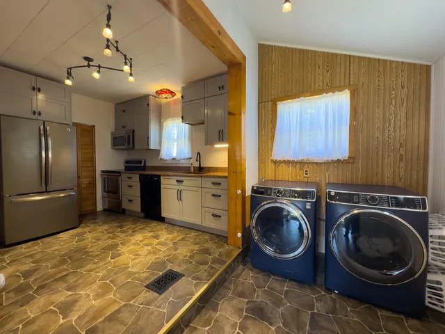 $245,000 | 2 Lincoln Street, Eastport, ME 04631