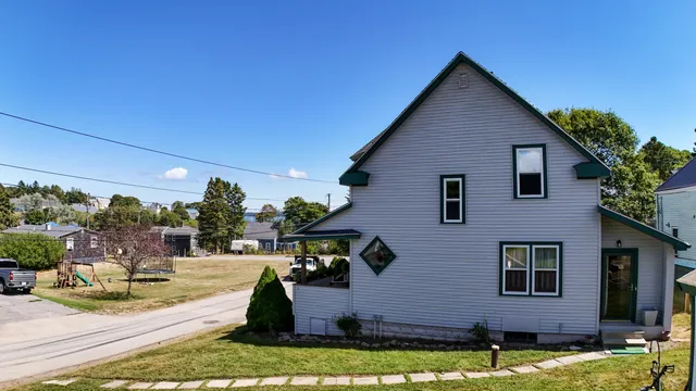 $245,000 | 2 Lincoln Street, Eastport, ME 04631