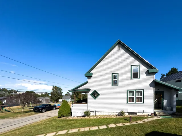 $245,000 | 2 Lincoln Street, Eastport, ME 04631