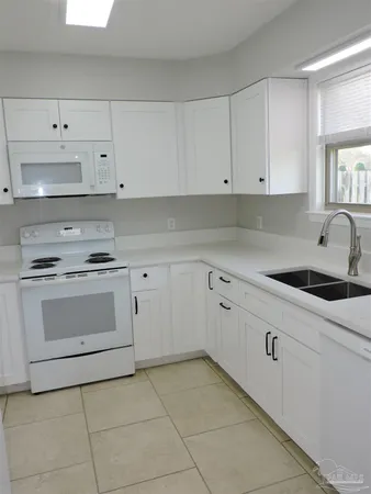 $2,200 | 3890 Sail Wind Drive, Gulf Breeze, FL 32563