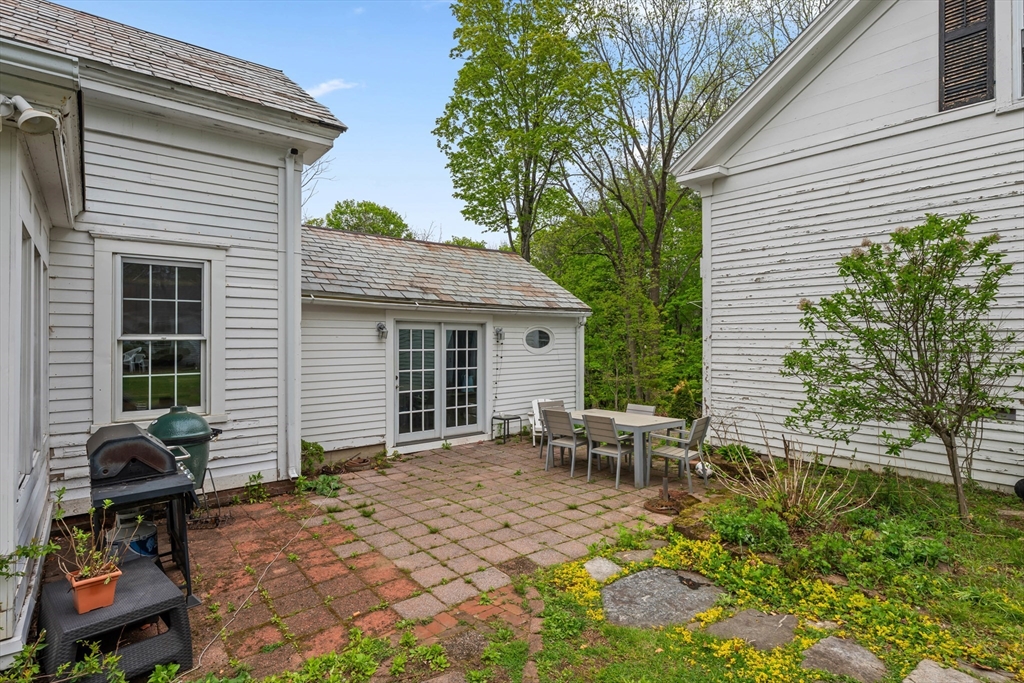 10 Maple Street Sturbridge, MA 01566 - Photo 35 of 40