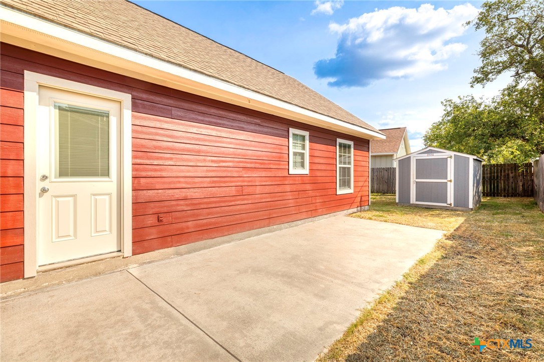 1628 Armstrong Street Luling, TX 78648 - Photo 18 of 22