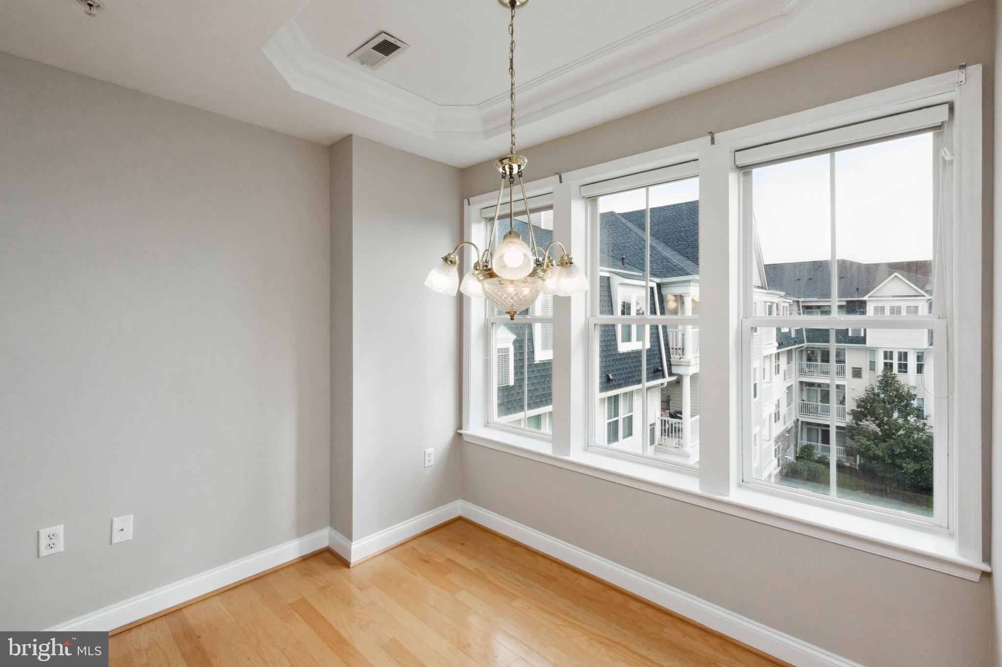 2500 Waterside Drive, Unit 405 Frederick, MD 21701 - Photo 22 of 45 Breakfast nook