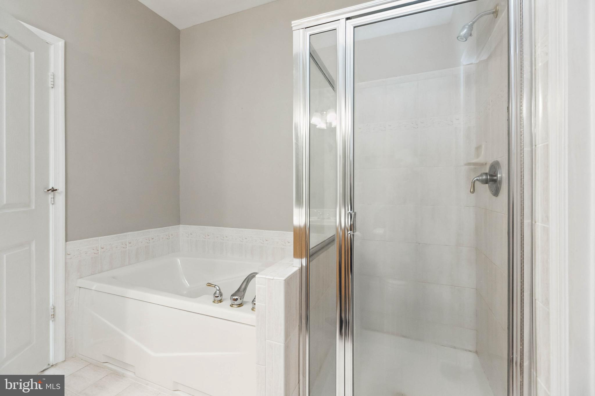 2500 Waterside Drive, Unit 405 Frederick, MD 21701 - Photo 35 of 45 Soak or shower? You don't have to choose!