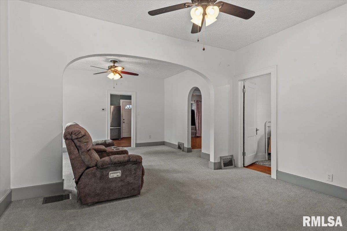 905 South State Street Springfield, IL 62704 - Photo 4 of 27 Gallery Image 4