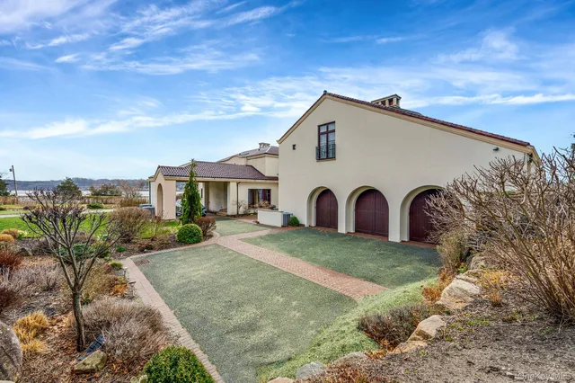 a view of a back yard of the house