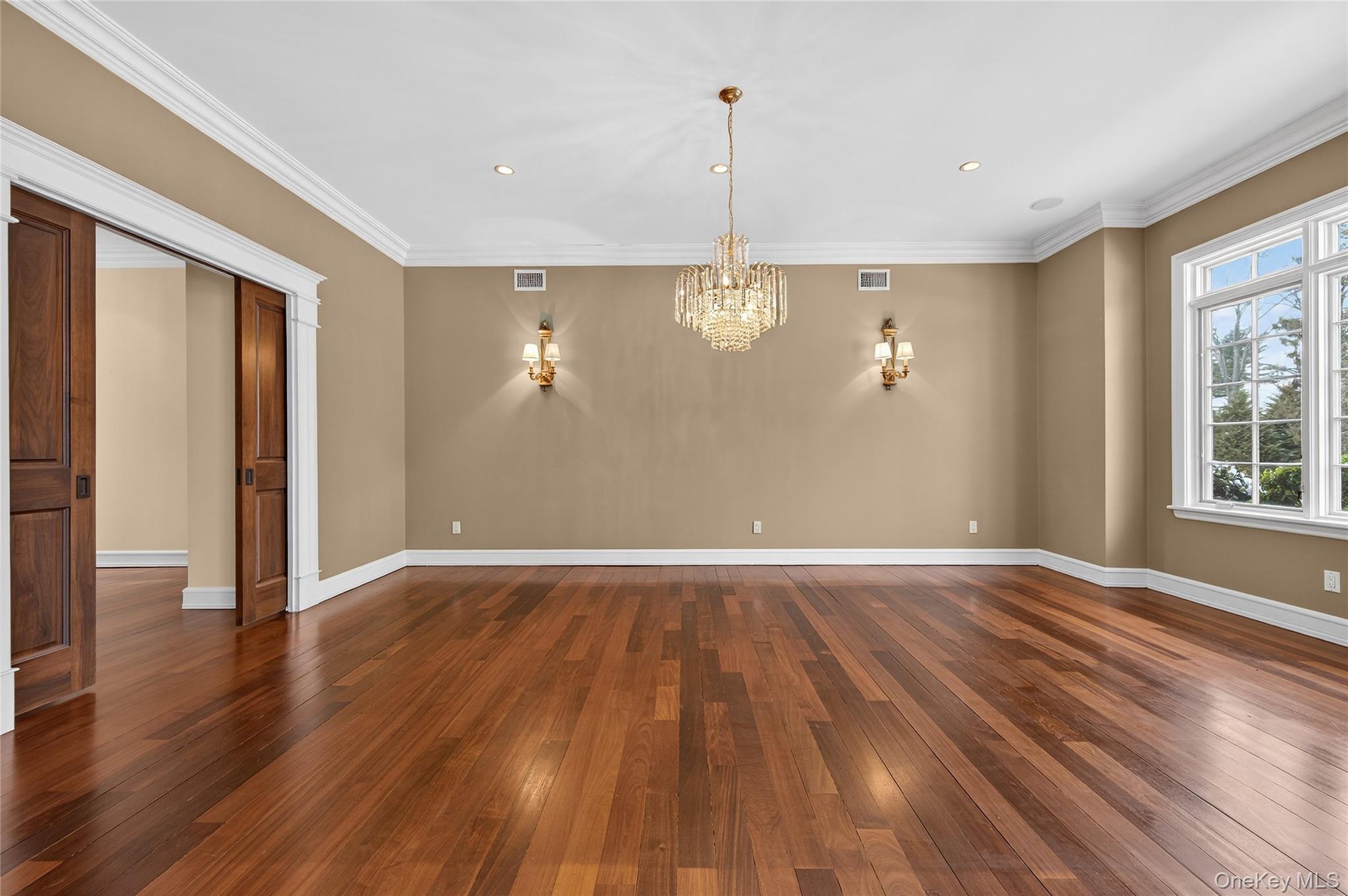 220 Elderfields Road Manhasset, NY 11030 - Photo 13 of 48