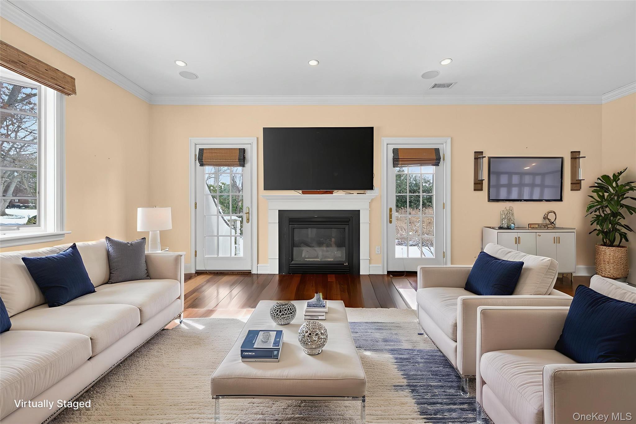 220 Elderfields Road Manhasset, NY 11030 - Photo 15 of 48