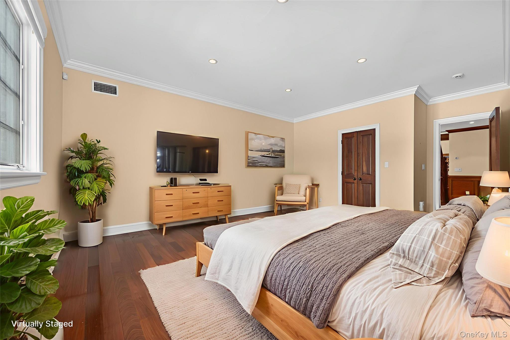 220 Elderfields Road Manhasset, NY 11030 - Photo 21 of 48 Main Floor In-Law Suite