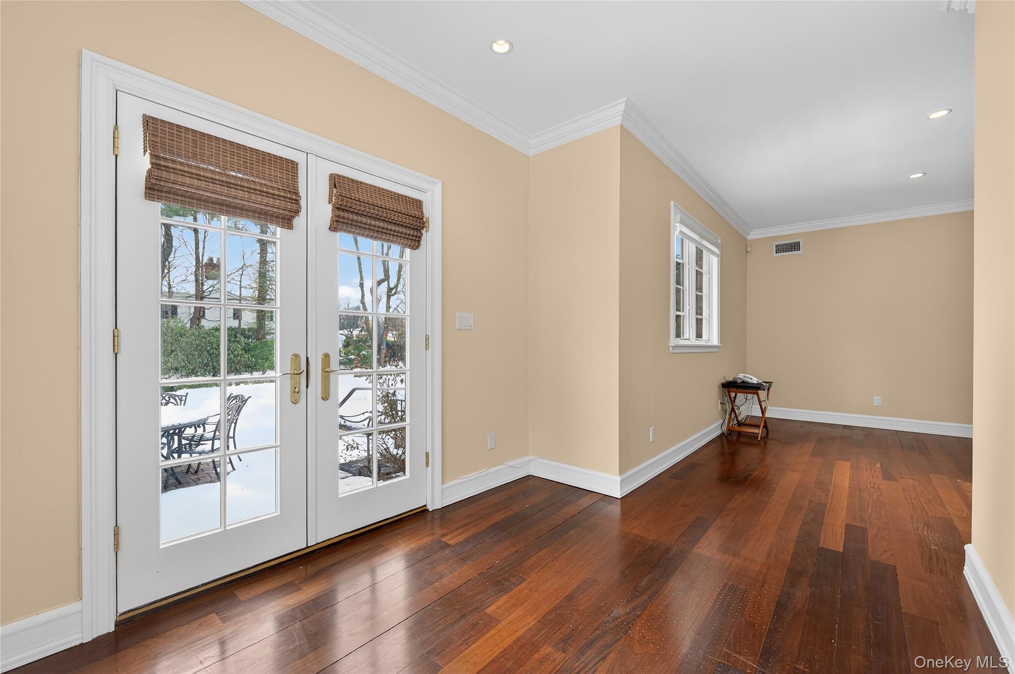 220 Elderfields Road Manhasset, NY 11030 - Photo 23 of 48 Main Floor In-Law Suite