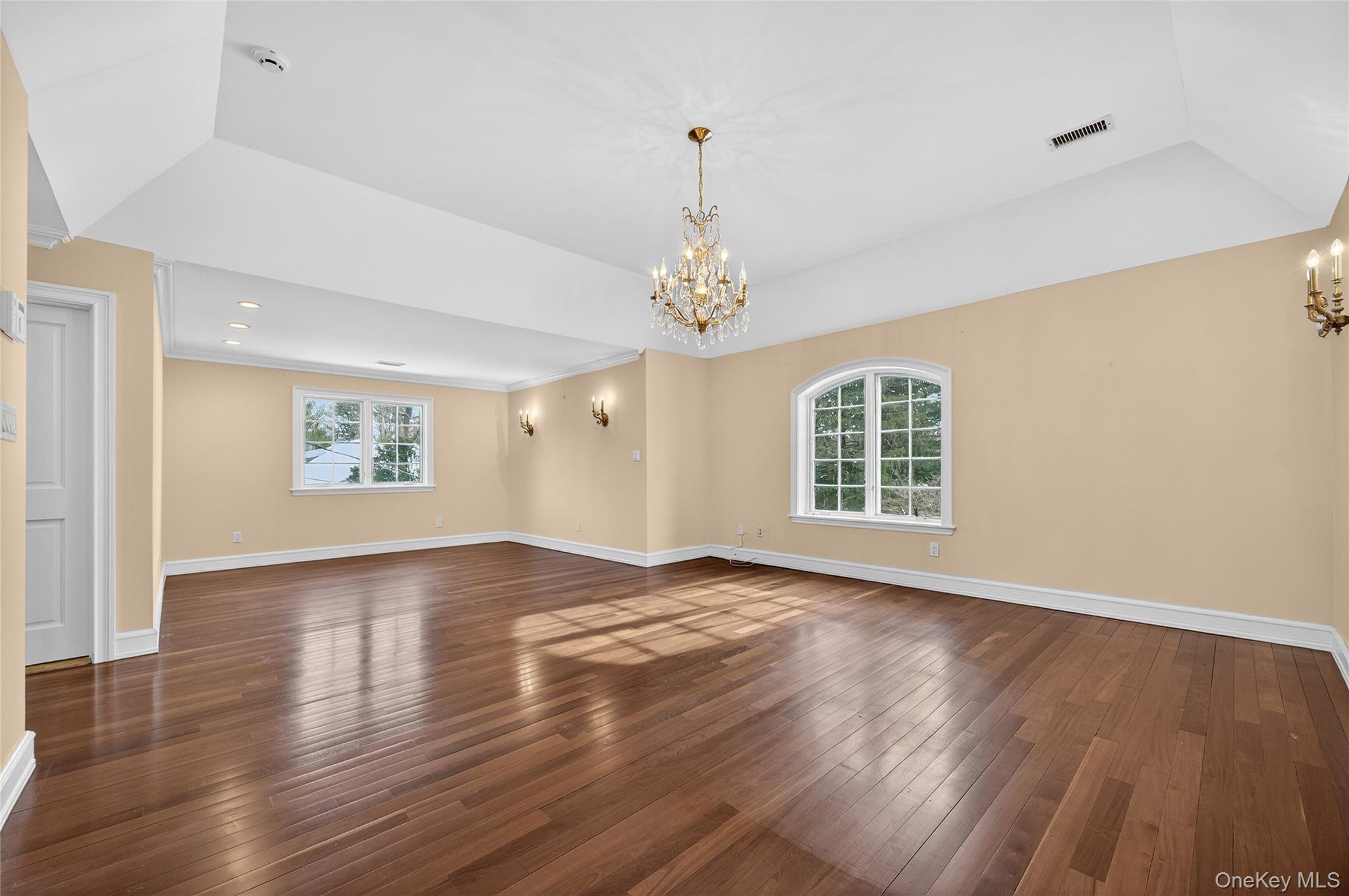 220 Elderfields Road Manhasset, NY 11030 - Photo 27 of 48