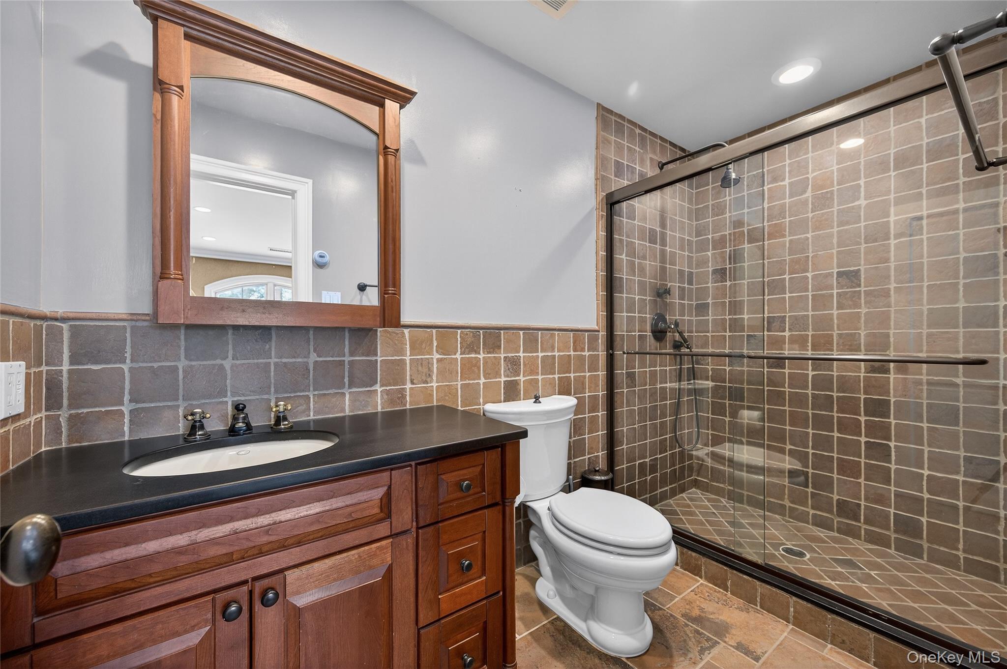 220 Elderfields Road Manhasset, NY 11030 - Photo 32 of 48