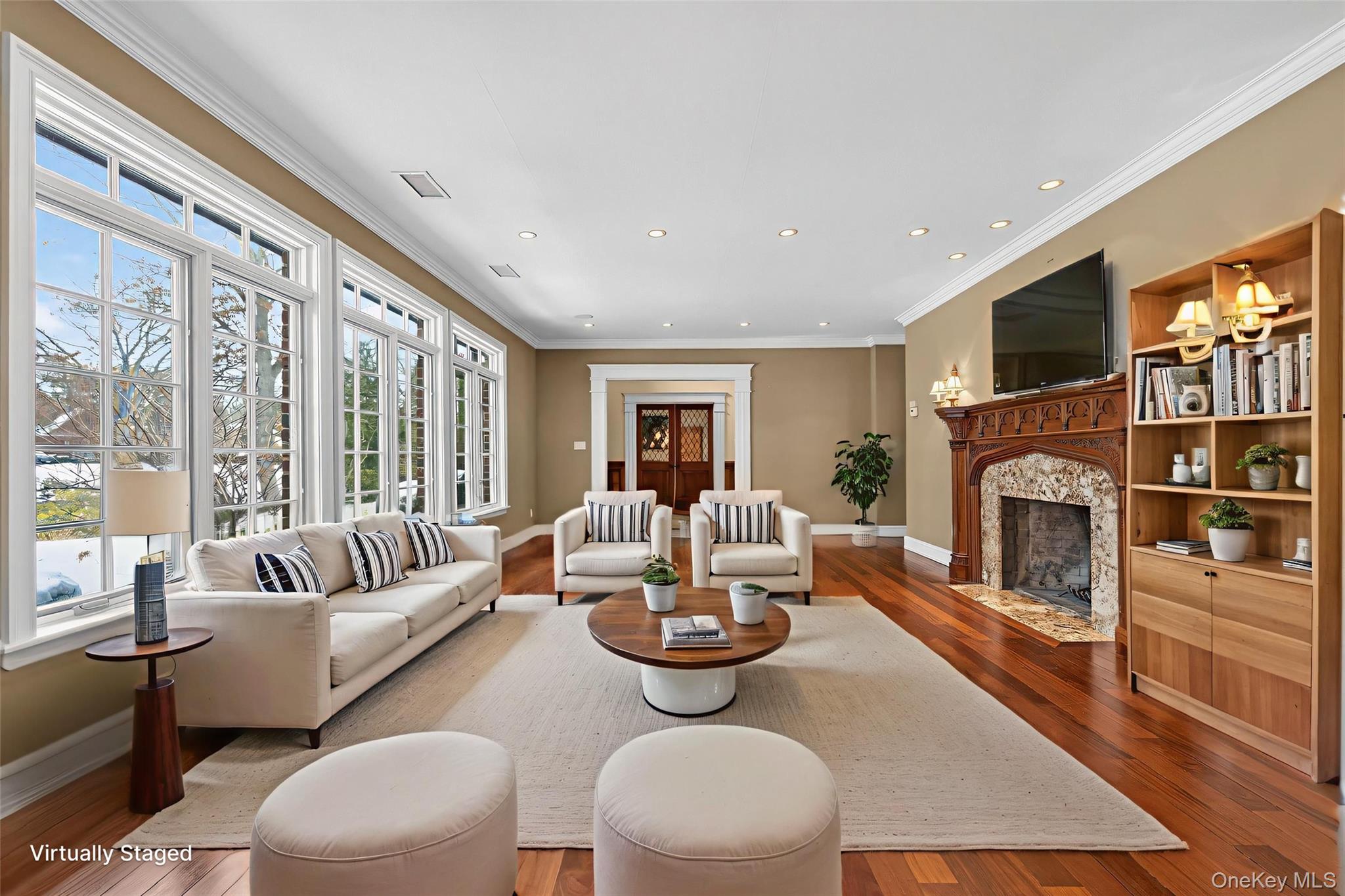 220 Elderfields Road Manhasset, NY 11030 - Photo 4 of 48