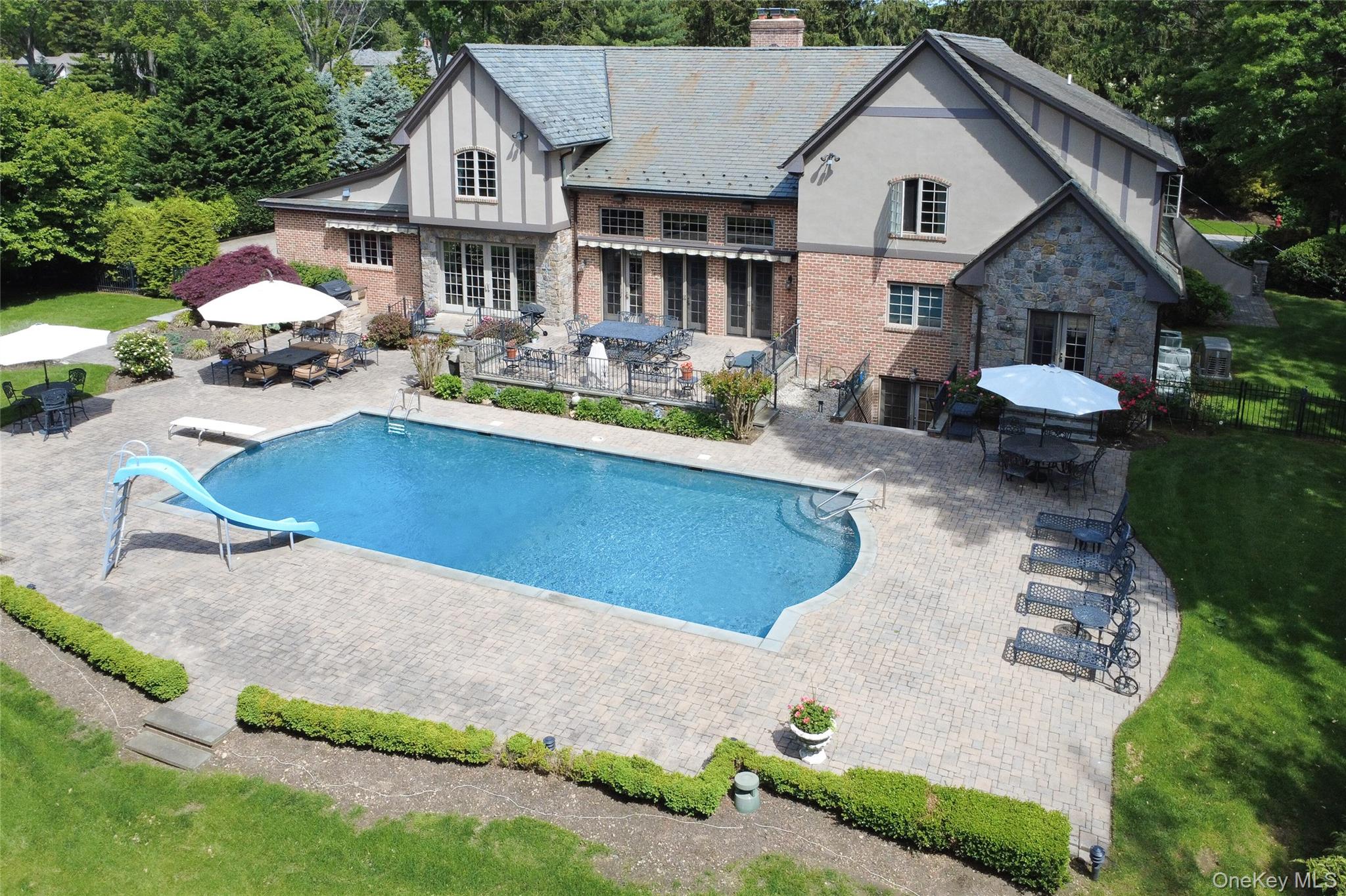 220 Elderfields Road Manhasset, NY 11030 - Photo 43 of 48