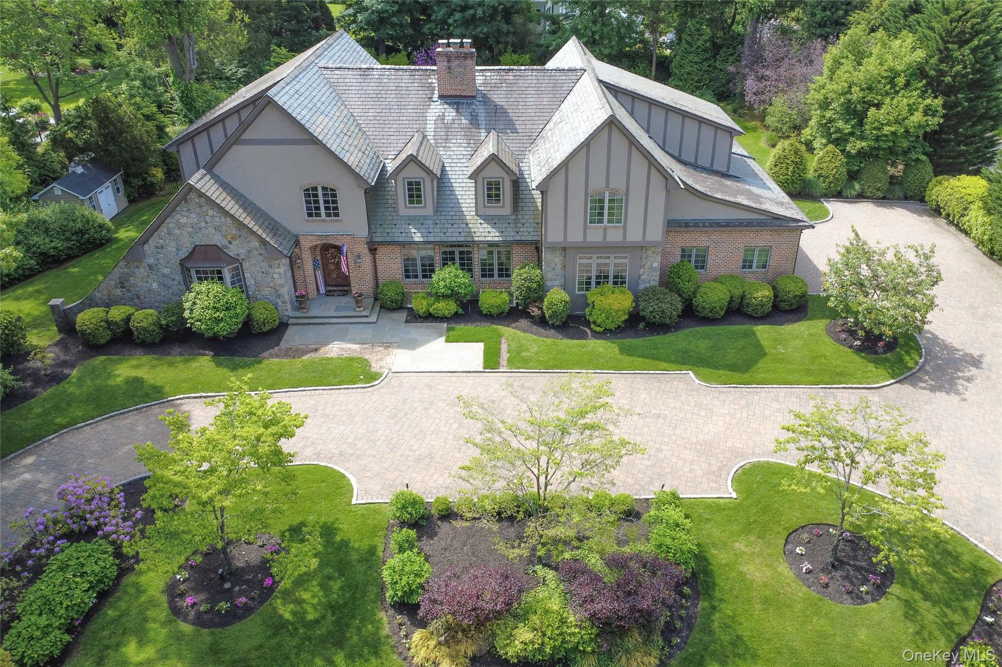 220 Elderfields Road Manhasset, NY 11030 - Photo 44 of 48