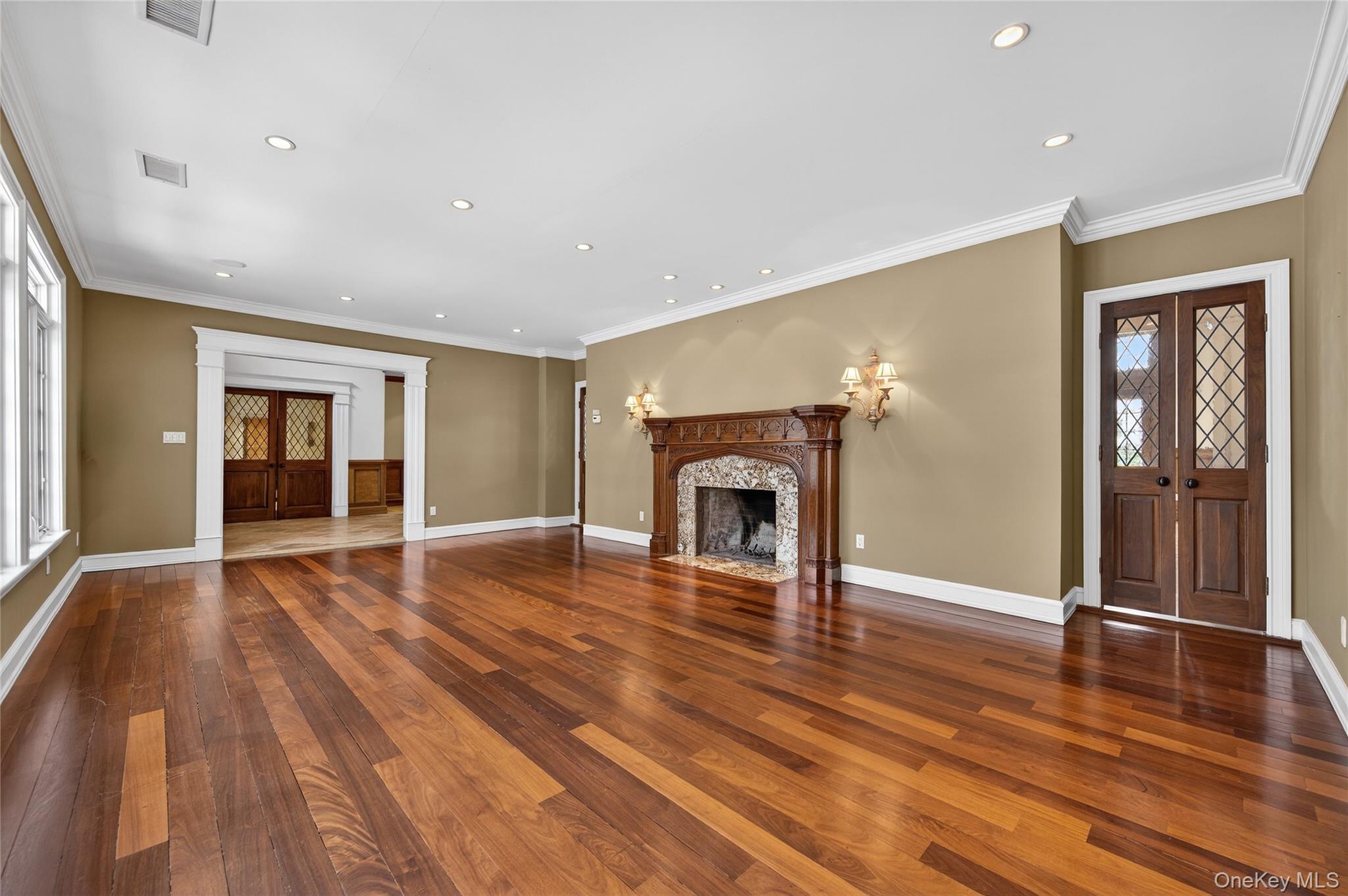 220 Elderfields Road Manhasset, NY 11030 - Photo 7 of 48