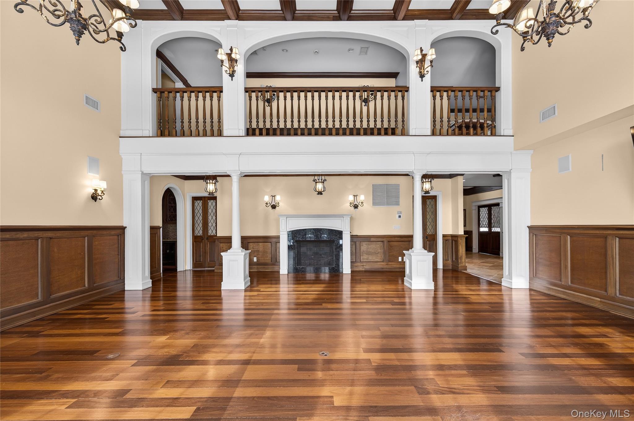 220 Elderfields Road Manhasset, NY 11030 - Photo 10 of 48