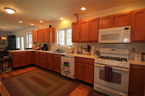 20 Petticoat Hill Road Williamsburg, MA 01096 - Photo 8 of 29 Gallery Image 8