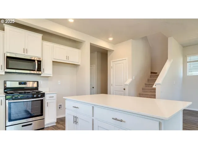 $429,995 | 364 Greencrest Street Northeast, Salem, OR 97301