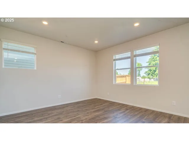 $429,995 | 364 Greencrest Street Northeast, Salem, OR 97301