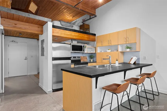 $420,000 | 401 9th Avenue North, Unit 504, Seattle, WA 98109