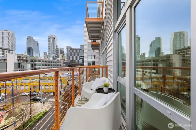 $420,000 | 401 9th Avenue North, Unit 504, Seattle, WA 98109