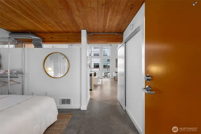 $420,000 | 401 9th Avenue North, Unit 504, Seattle, WA 98109