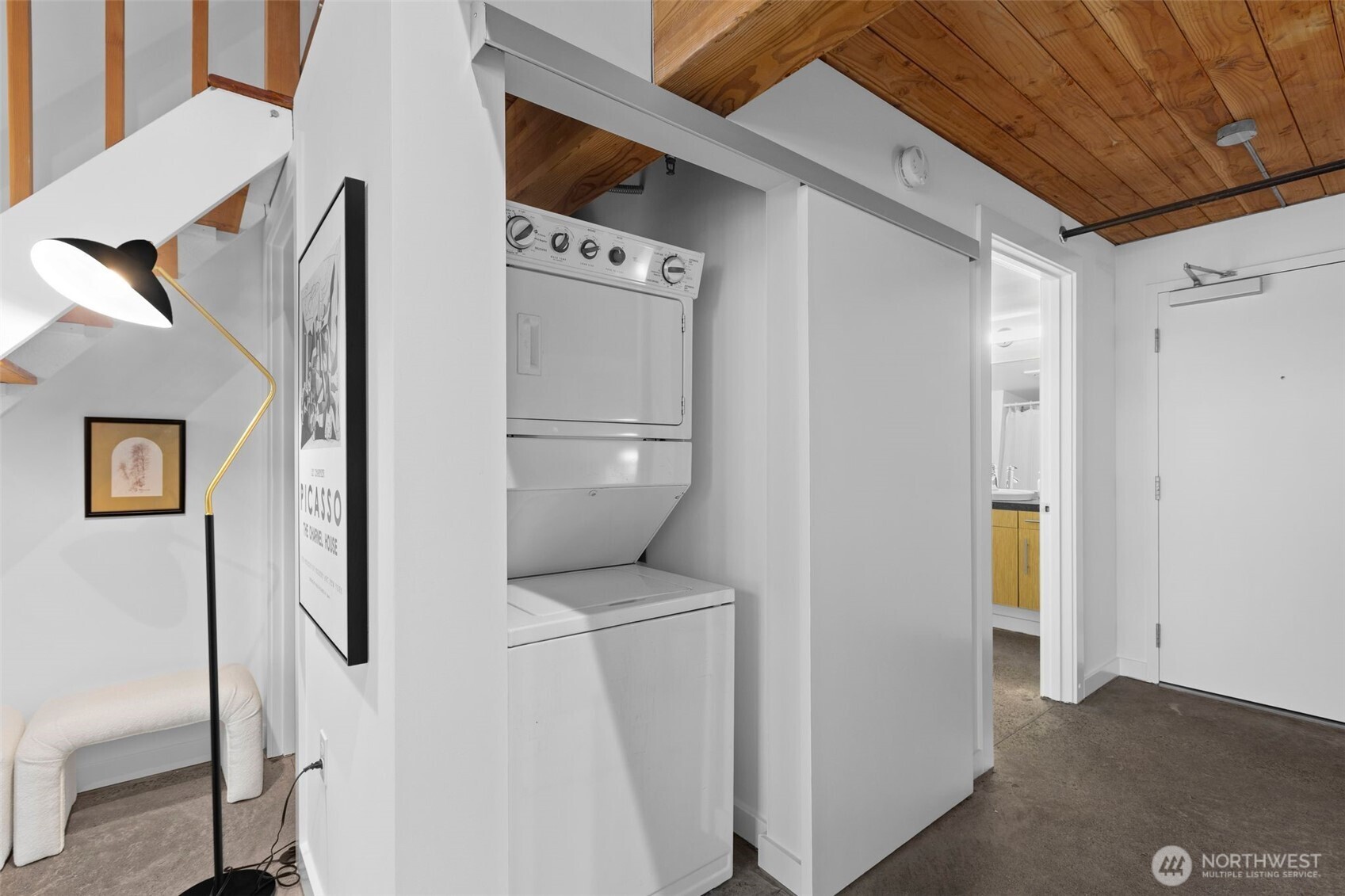 401 9th Avenue North, Unit 504 Seattle, WA 98109 - Photo 9 of 38 a view of washer and dryer