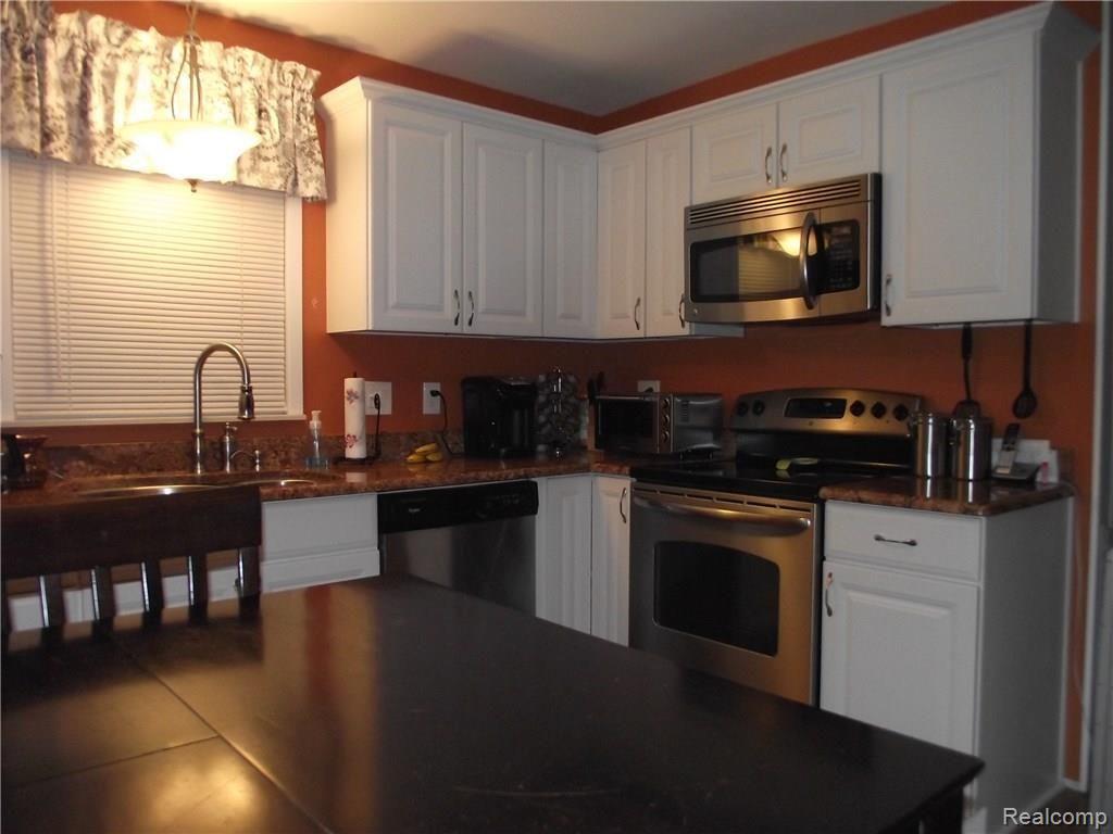 1143 Avon Manor Road Rochester Hills, MI 48307 - Photo 13 of 20