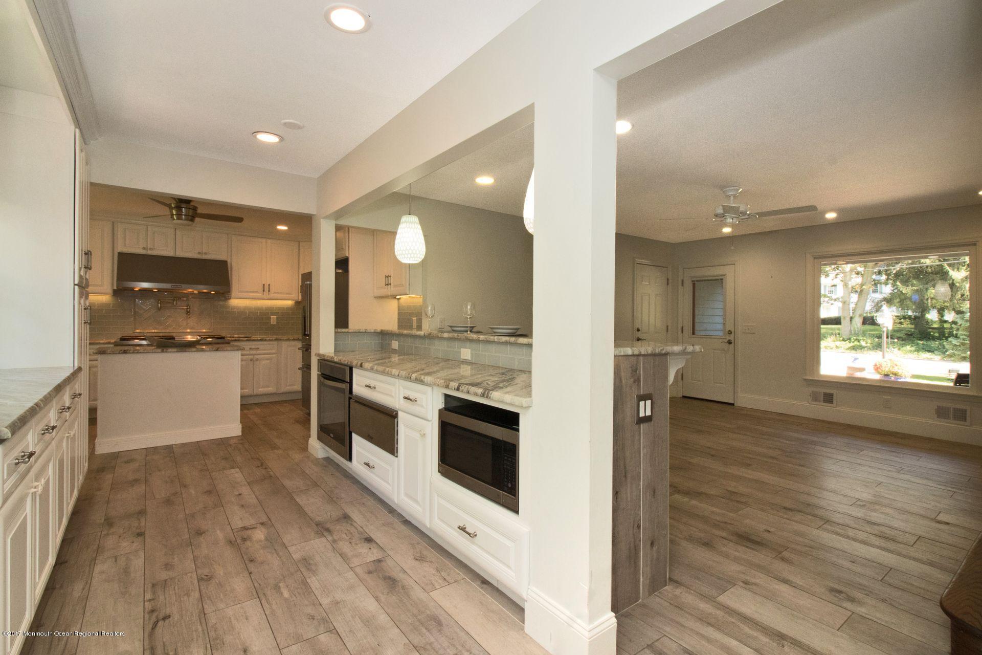 811 Schoolhouse Road Brielle, NJ 08730 - Photo 11 of 22 Kitchen