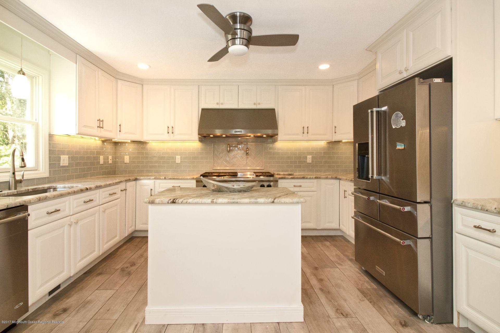811 Schoolhouse Road Brielle, NJ 08730 - Photo 12 of 22 Kitchen