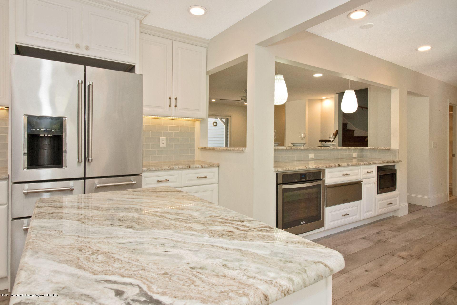 811 Schoolhouse Road Brielle, NJ 08730 - Photo 15 of 22 Kitchen