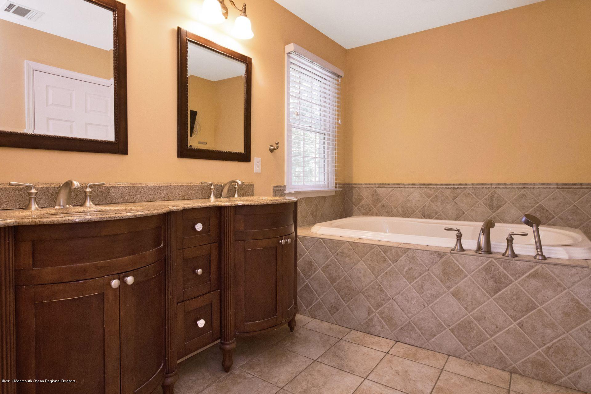 811 Schoolhouse Road Brielle, NJ 08730 - Photo 21 of 22 Master Bath