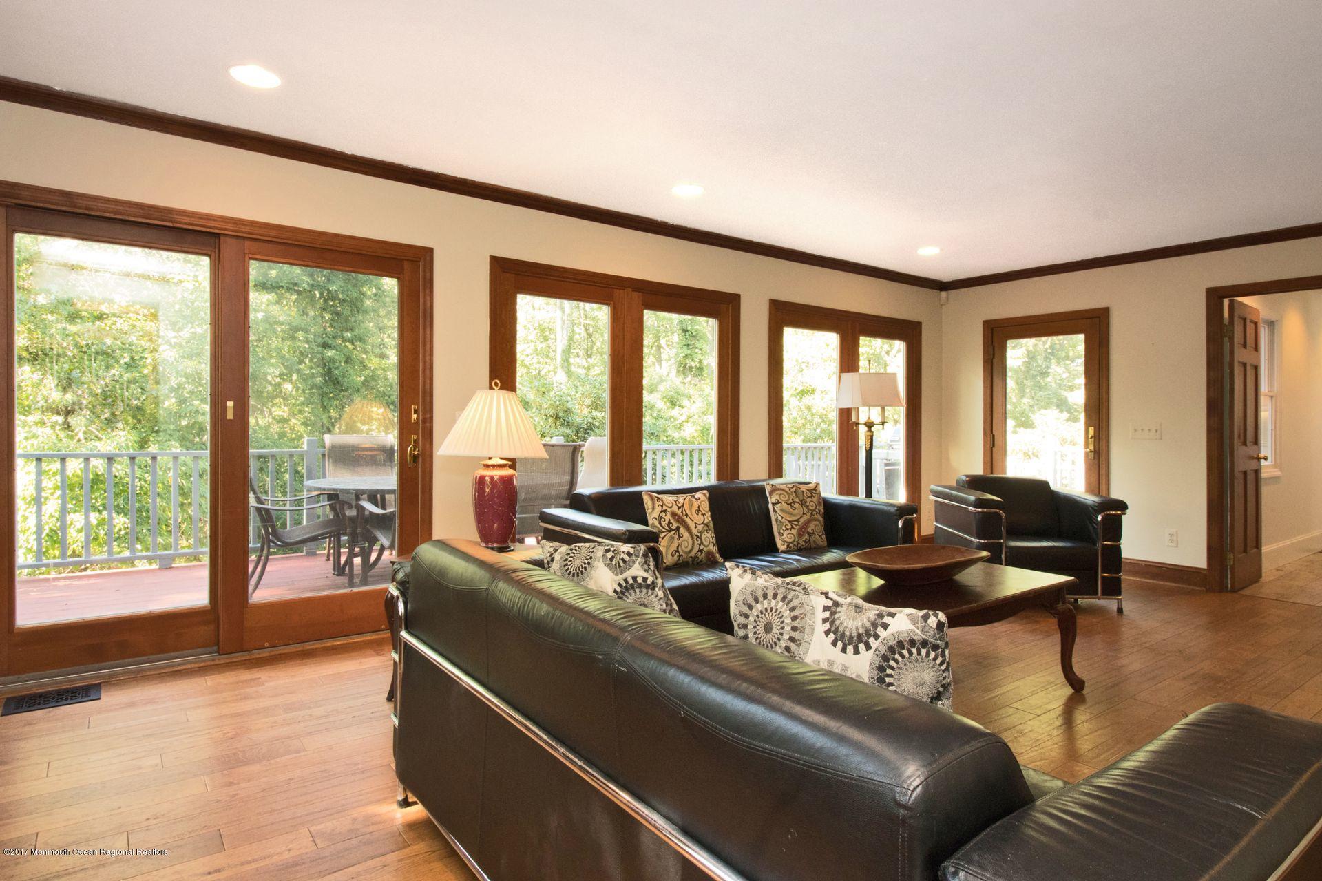811 Schoolhouse Road Brielle, NJ 08730 - Photo 3 of 22 Family Room