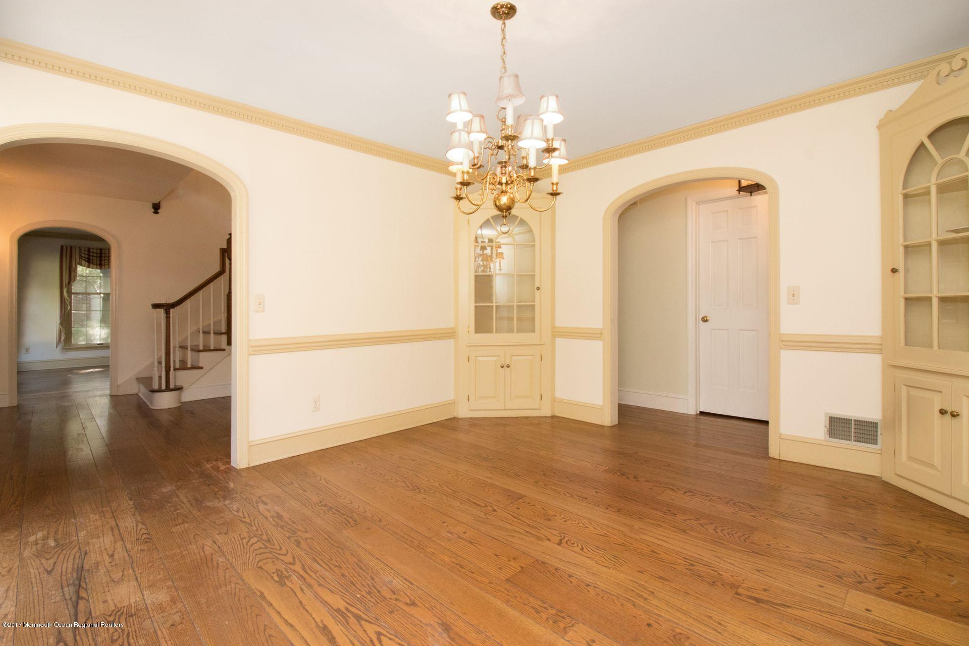 811 Schoolhouse Road Brielle, NJ 08730 - Photo 5 of 22 Dining Room