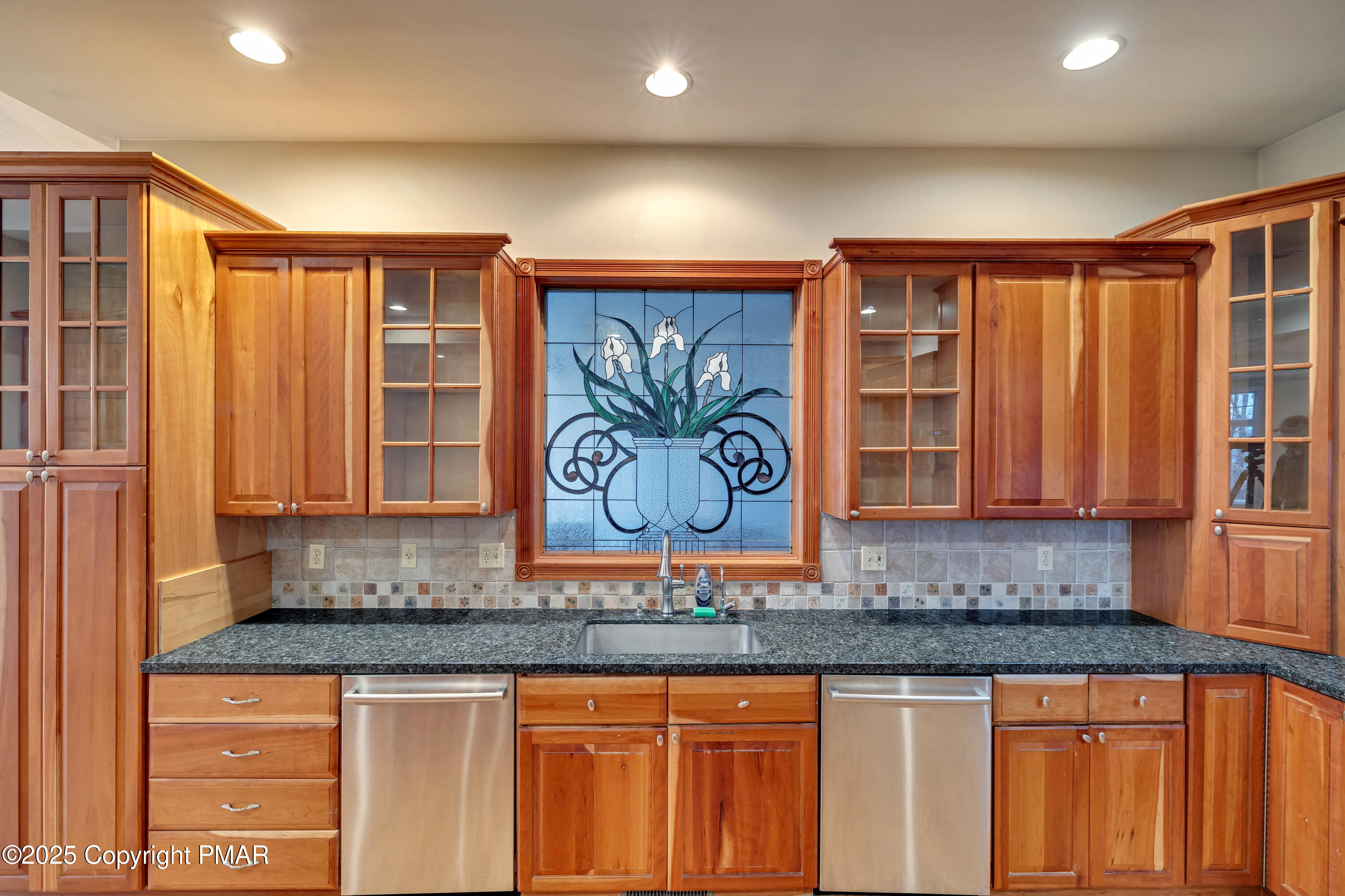 1946 Kyle Drive Stroudsburg, PA 18360 - Photo 12 of 60 5 Kitchen (5)
