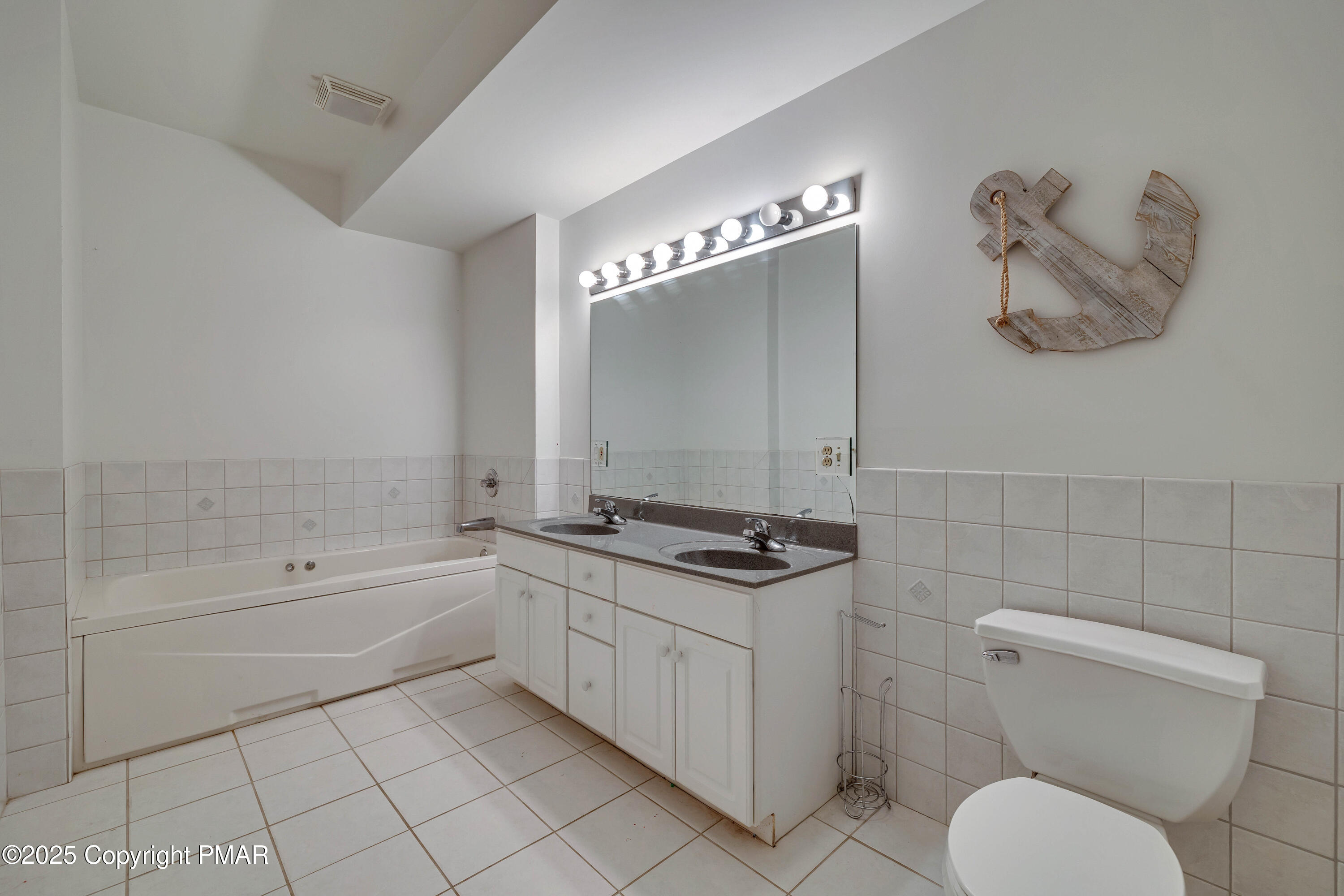 1946 Kyle Drive Stroudsburg, PA 18360 - Photo 31 of 60 14 Bath (1)