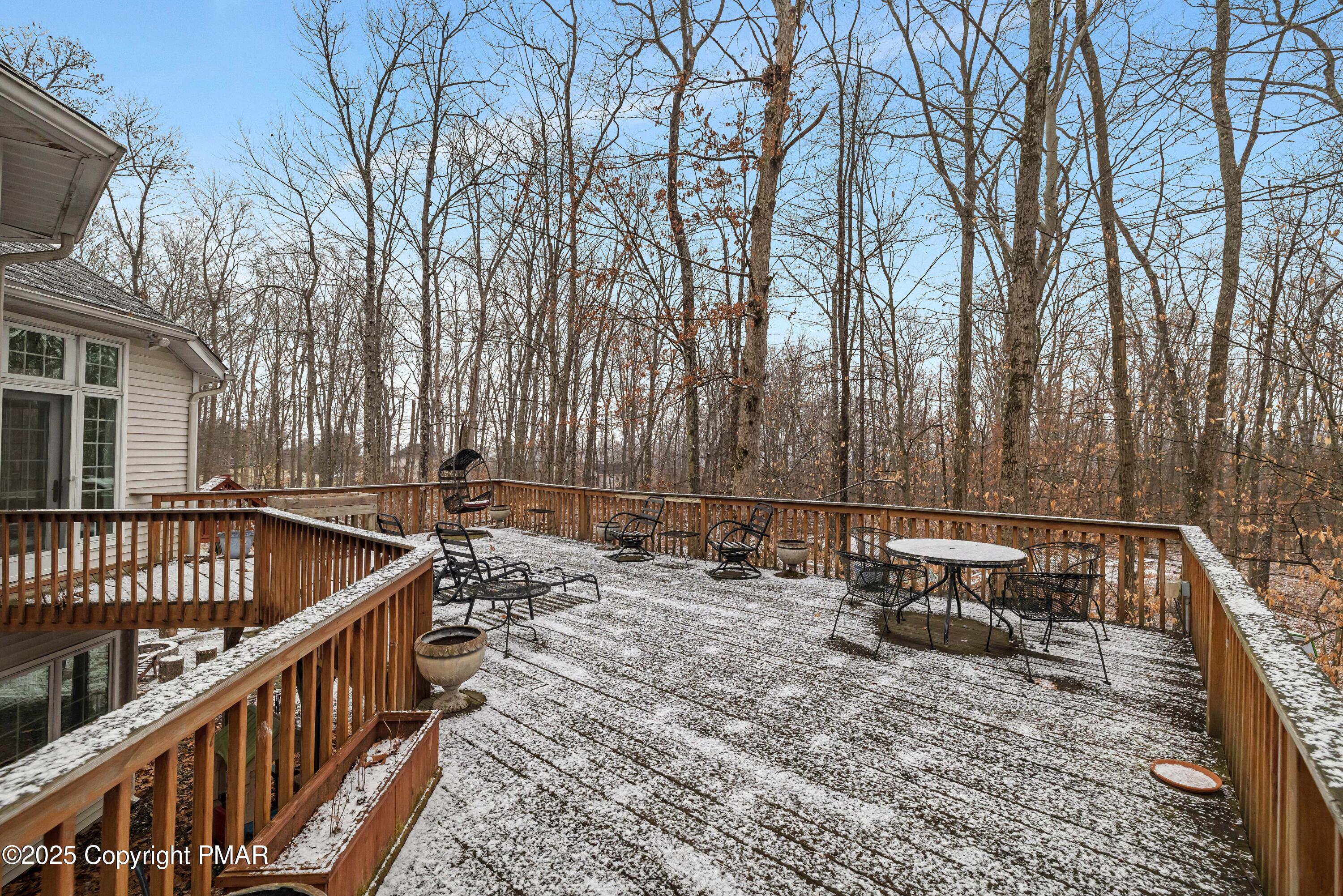 1946 Kyle Drive Stroudsburg, PA 18360 - Photo 38 of 60 18 Deck (2)