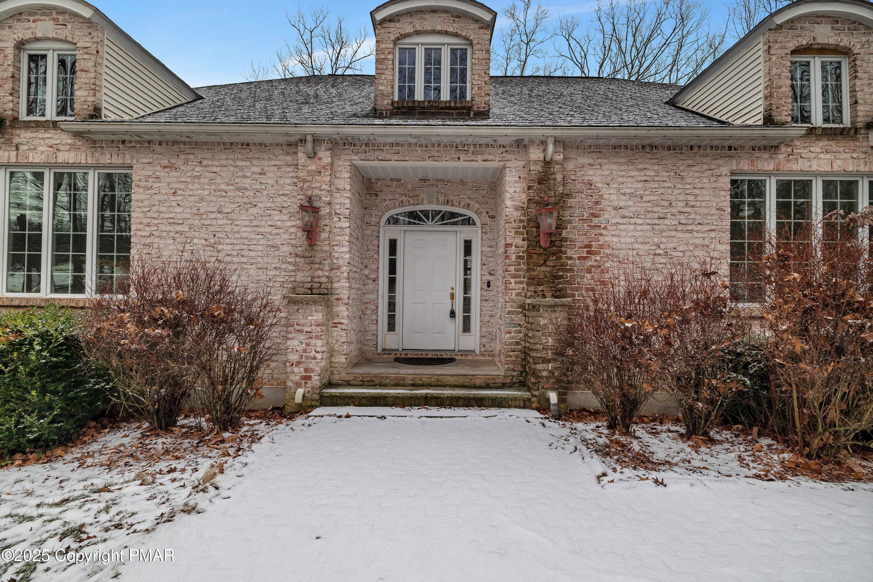 1946 Kyle Drive Stroudsburg, PA 18360 - Photo 51 of 60 21 Front (3)