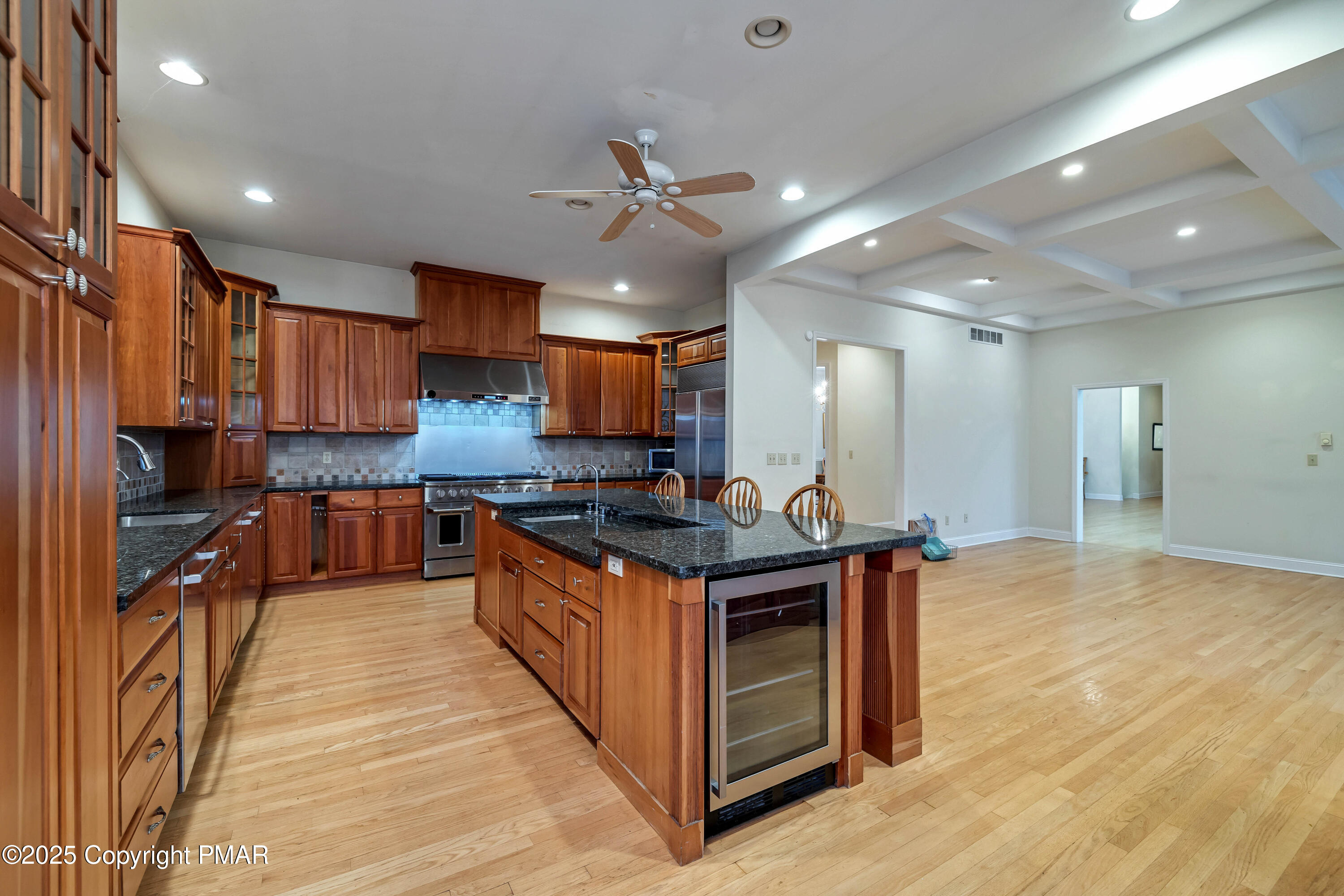 1946 Kyle Drive Stroudsburg, PA 18360 - Photo 9 of 60 5 Kitchen (2)