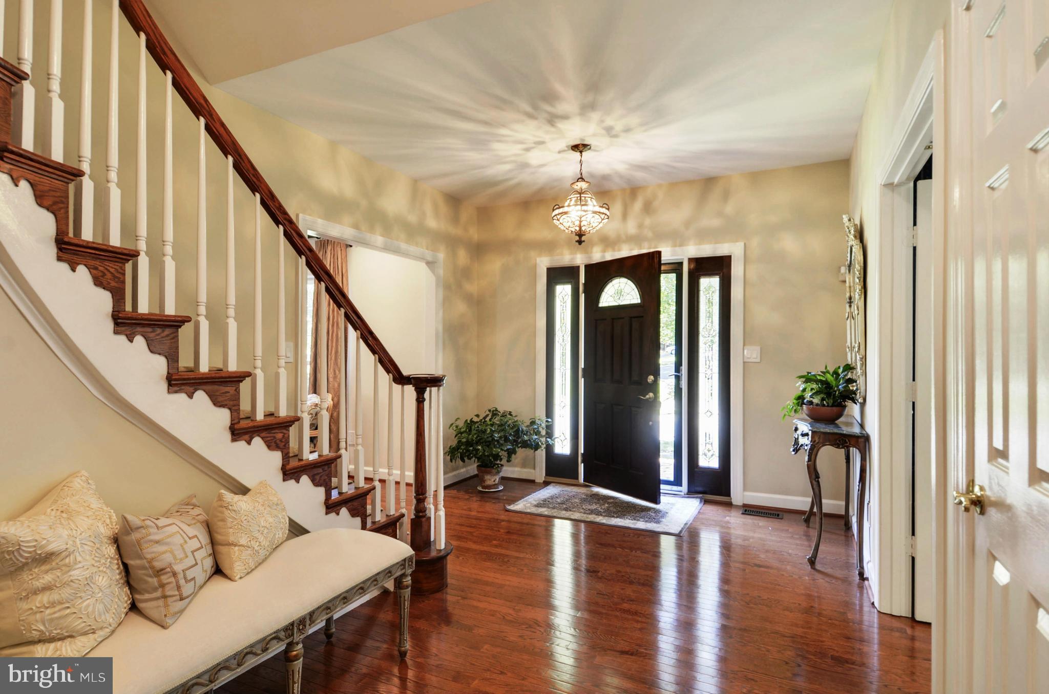 15701 Cranberry Lane Silver Spring, MD 20906 - Photo 2 of 30 Foyer
