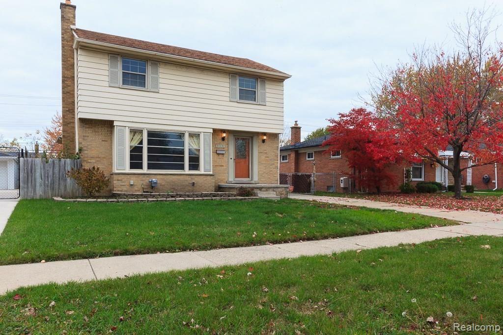 31131 Kelly Road Fraser, MI 48026 - Photo 2 of 23