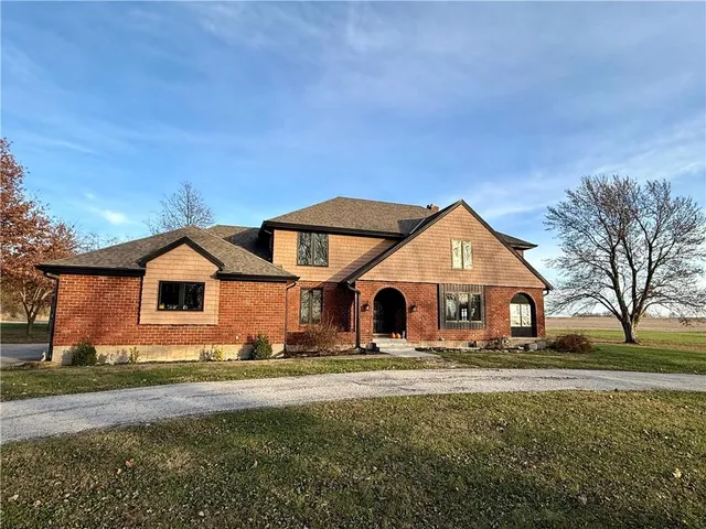 $535,000 | 12470 Lipper Avenue, Higginsville, MO 64037