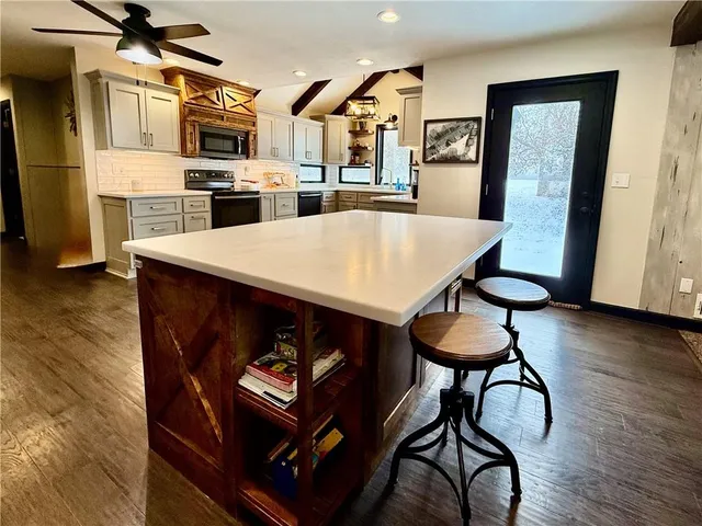 $535,000 | 12470 Lipper Avenue, Higginsville, MO 64037