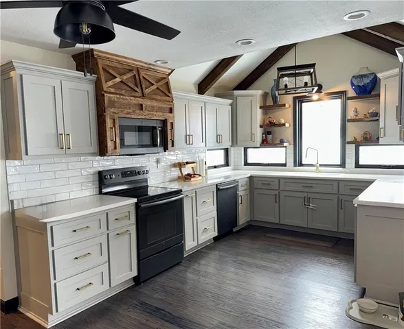 $535,000 | 12470 Lipper Avenue, Higginsville, MO 64037