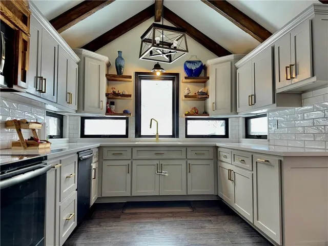 $535,000 | 12470 Lipper Avenue, Higginsville, MO 64037