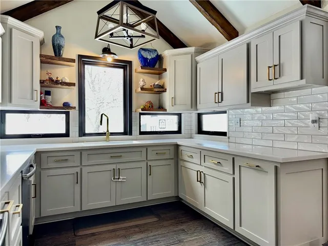 $535,000 | 12470 Lipper Avenue, Higginsville, MO 64037