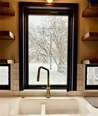 $535,000 | 12470 Lipper Avenue, Higginsville, MO 64037