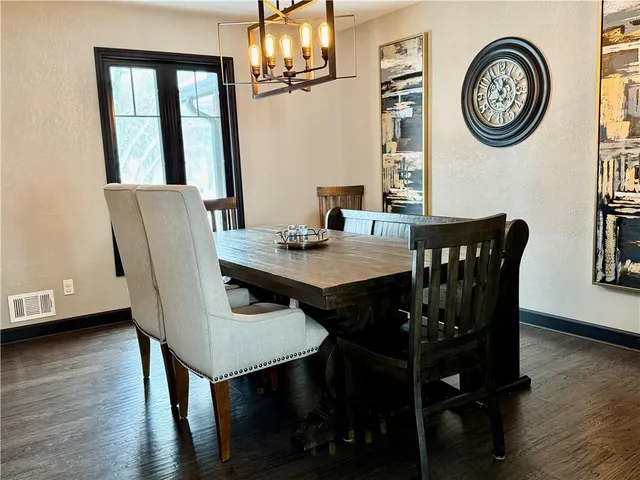 $535,000 | 12470 Lipper Avenue, Higginsville, MO 64037