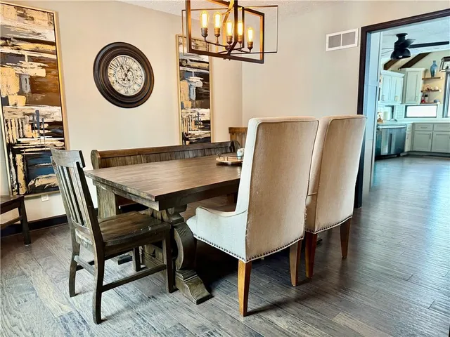 $535,000 | 12470 Lipper Avenue, Higginsville, MO 64037